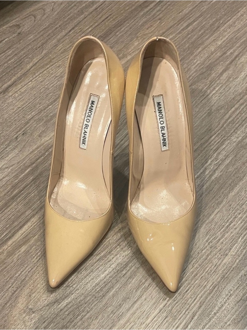 Manolo Blahnik Beige Patent Pointed-Toe Pumps 38.5
